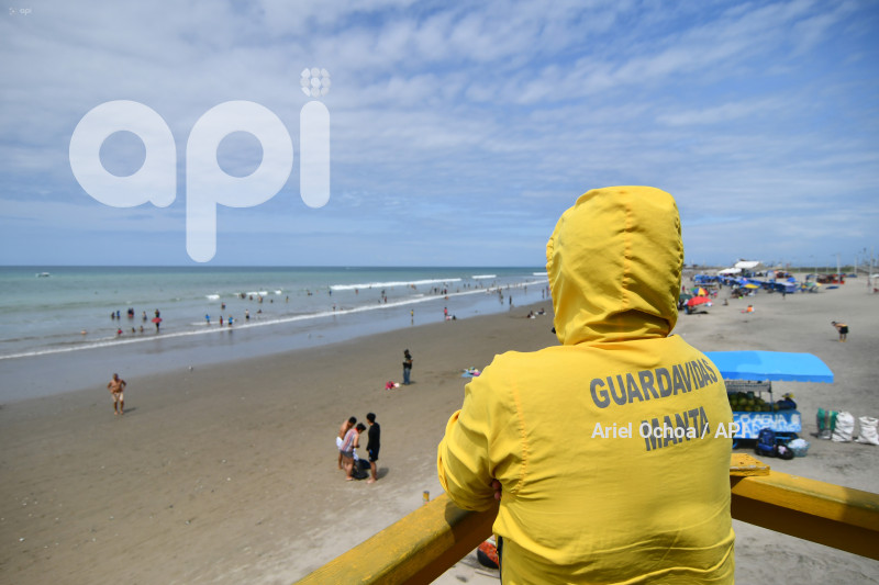 MANTA-SURF-TURISMO-EMERGENCIA-NACIONAL