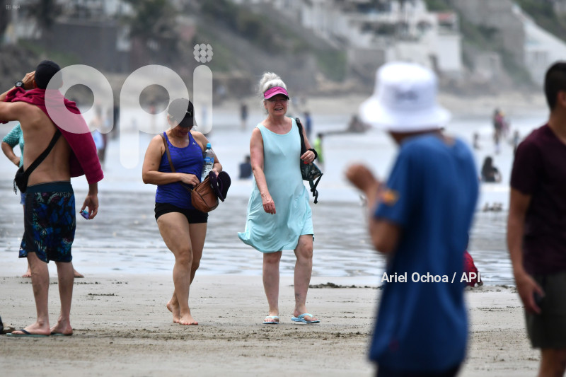MANTA-SURF-TURISMO-EMERGENCIA-NACIONAL
