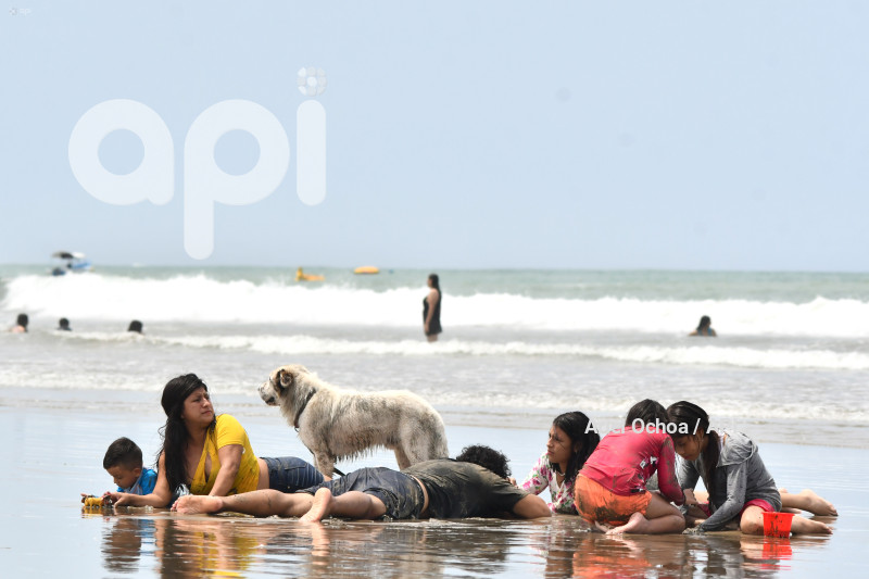 MANTA-SURF-TURISMO-EMERGENCIA-NACIONAL