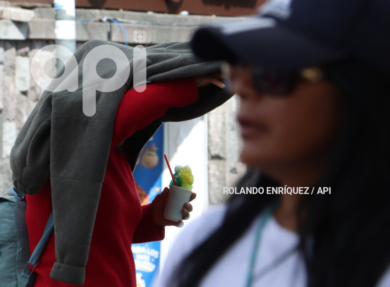 INSTENSO-CALOR-CAYAMBE
