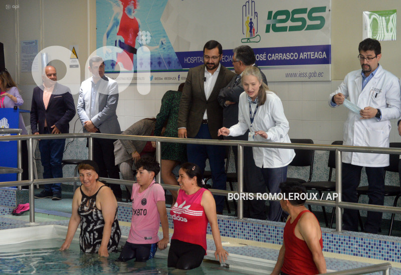 CUENCA-REAPERTURA-PISCINA REHABILITACION IESS