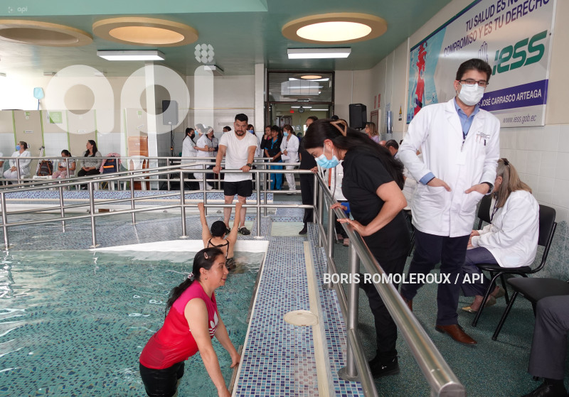 CUENCA-REAPERTURA-PISCINA REHABILITACION IESS
