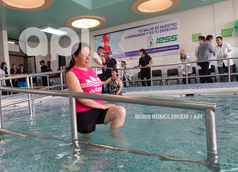 CUENCA-REAPERTURA-PISCINA REHABILITACION IESS