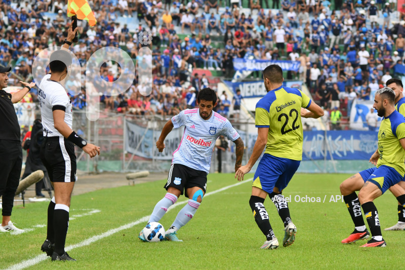 FBL-DELFIN-EMELEC-AMISTOSO