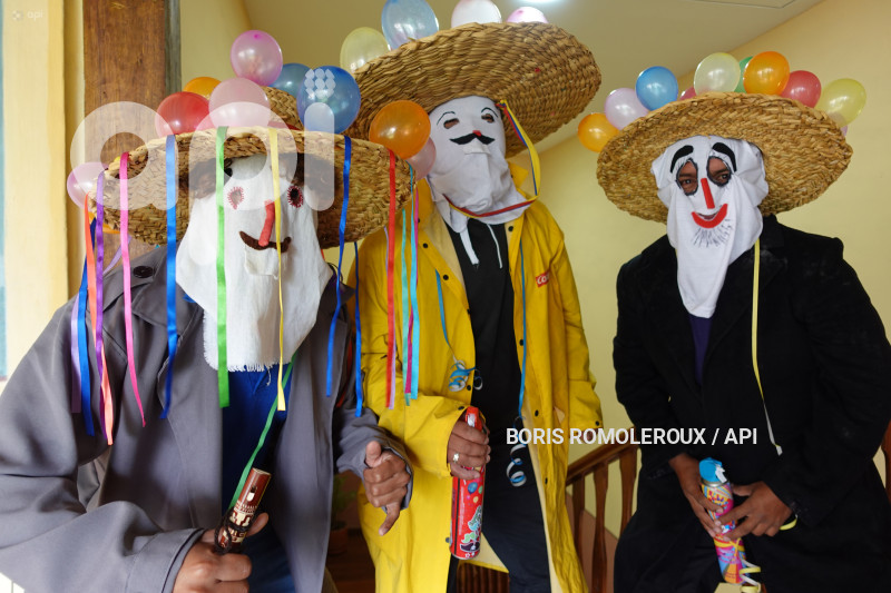 CUENCA-LANZAMIENTO CARNAVAL  DE LOS RUCOS NULTI.