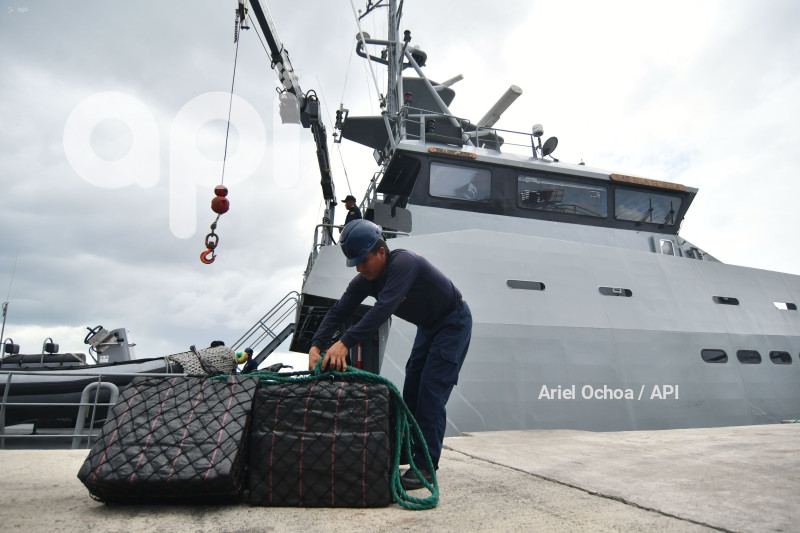 MANTA-DETENIDOS-DROGA-PUERTO