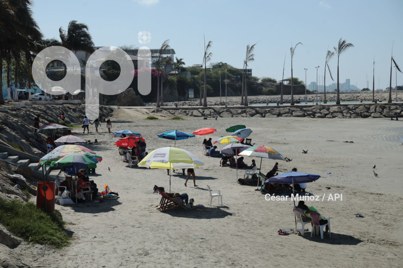 GYE-FERIADO-BALNEARIOS