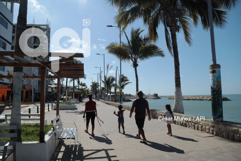 GYE-FERIADO-BALNEARIOS