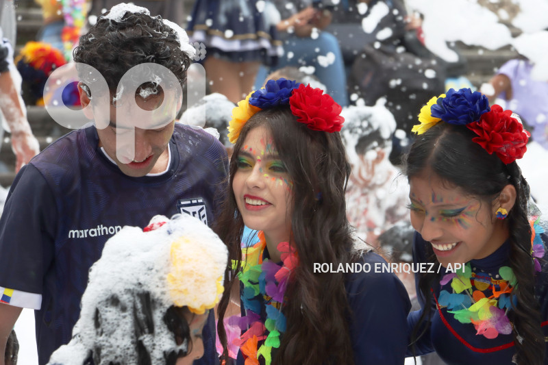 UIO-CARNAVAL-PLAZA-SAN-BLAS