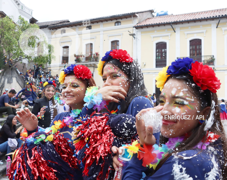 UIO-CARNAVAL-PLAZA-SAN-BLAS