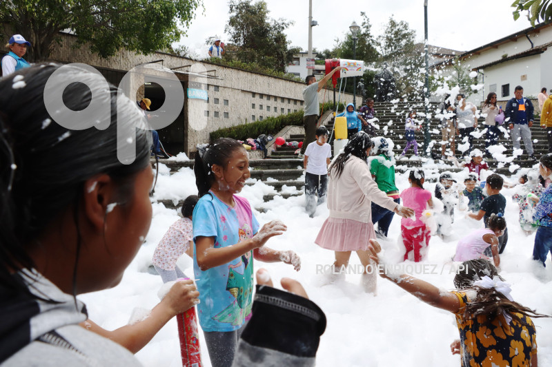 UIO-CARNAVAL-PLAZA-SAN-BLAS