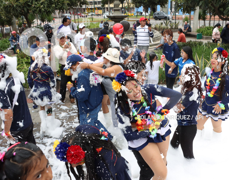 UIO-CARNAVAL-PLAZA-SAN-BLAS