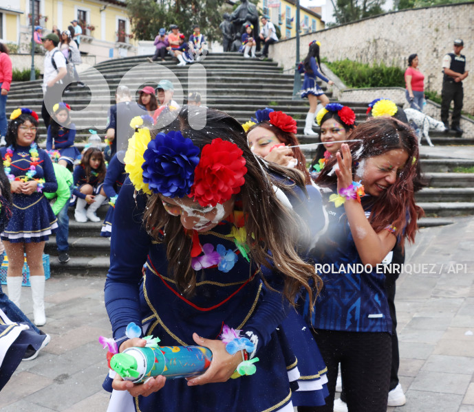 UIO-CARNAVAL-PLAZA-SAN-BLAS