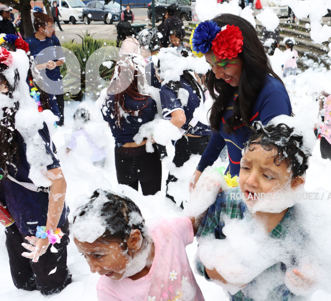 UIO-CARNAVAL-PLAZA-SAN-BLAS