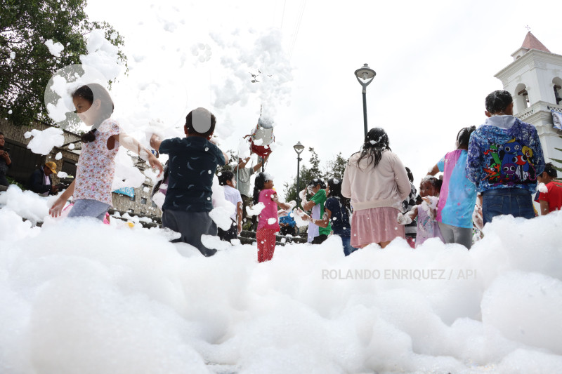 UIO-CARNAVAL-PLAZA-SAN-BLAS