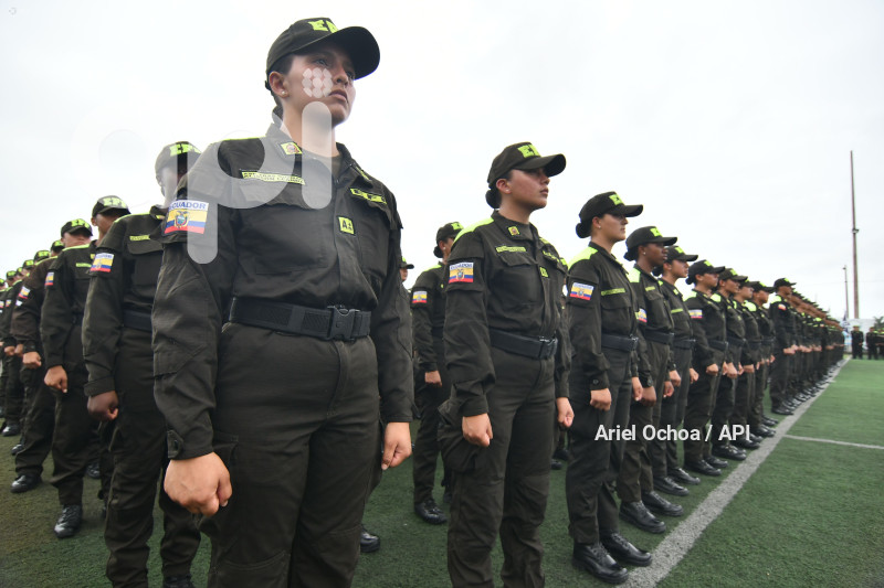MANTA-CEREMONIA-ESCUELA-POLICIA-AROMO