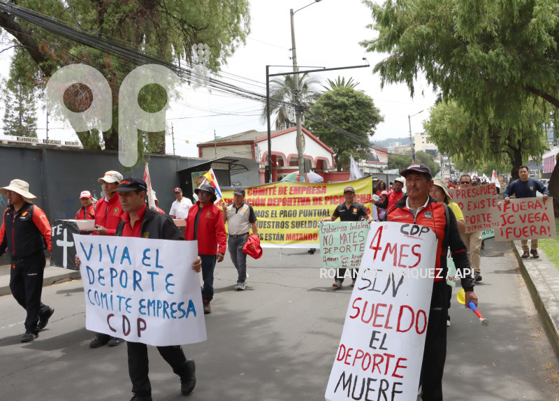 MARCHA-TRABAJADORES-CONCENTRACION-DEPORTIVA-PICHINCHA