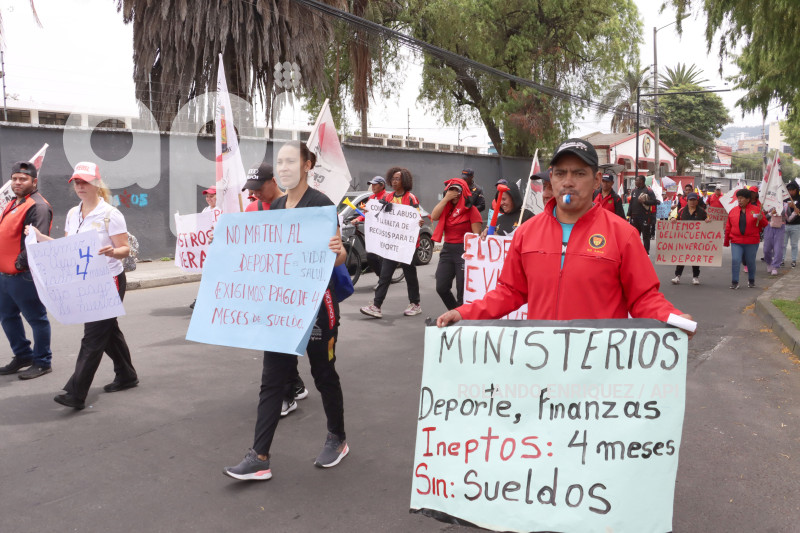 MARCHA-TRABAJADORES-CONCENTRACION-DEPORTIVA-PICHINCHA