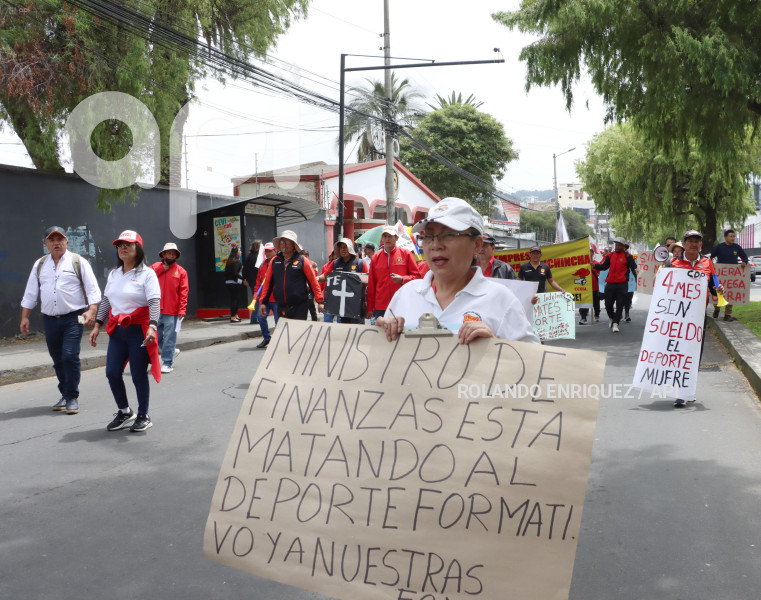 MARCHA-TRABAJADORES-CONCENTRACION-DEPORTIVA-PICHINCHA