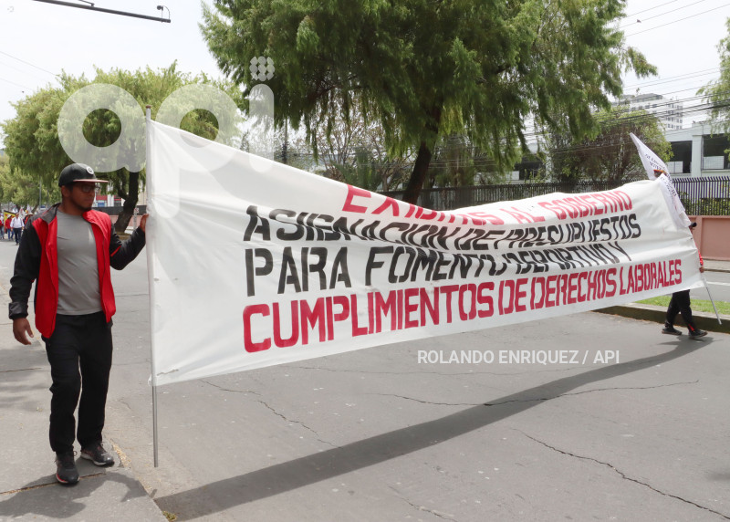 MARCHA-TRABAJADORES-CONCENTRACION-DEPORTIVA-PICHINCHA