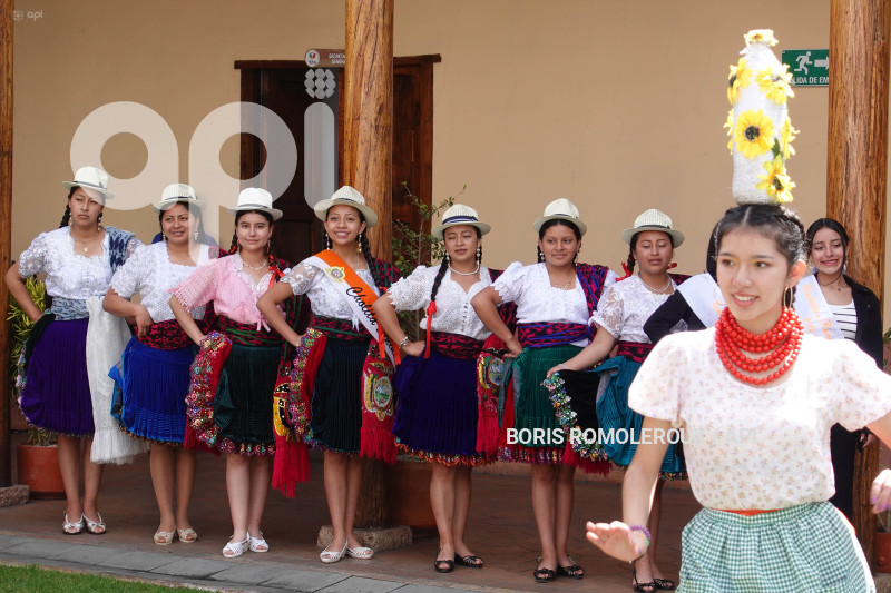 CUENCA-PRESENTACION-CHOLITAS