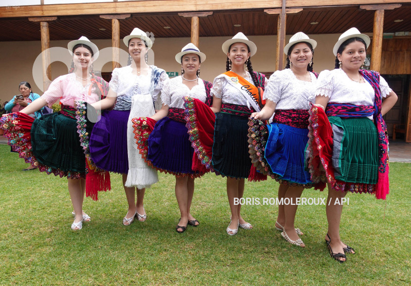 CUENCA-PRESENTACION-CHOLITAS