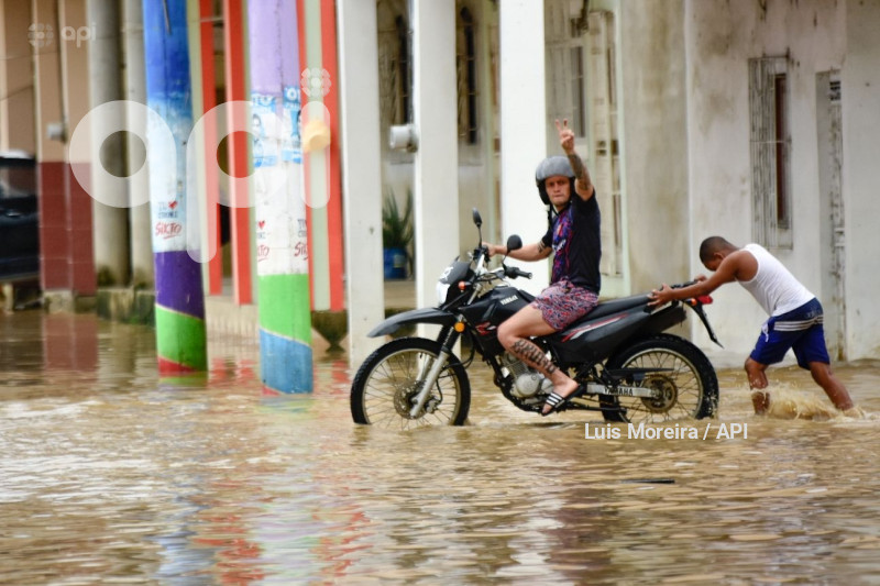 CHONE-INUNDACIONES-LLUVIAS