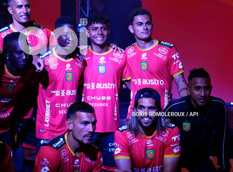 CUENCA-PRESENTACION CAMISETA-D CUENCA