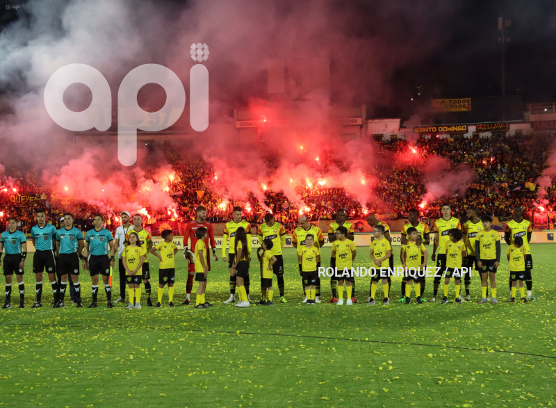 SPO-BARCELONA-NOCHE-AMARILLA
