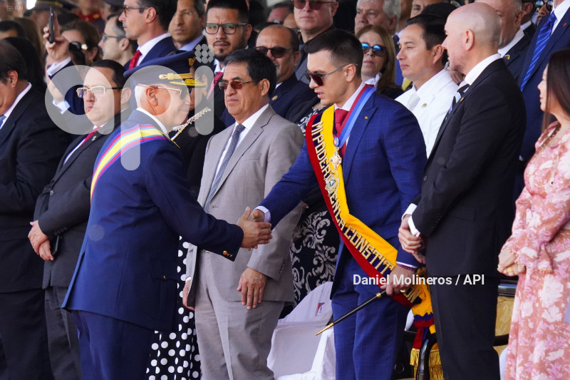 DIA DEL EJERCITO DANIEL NOBOA