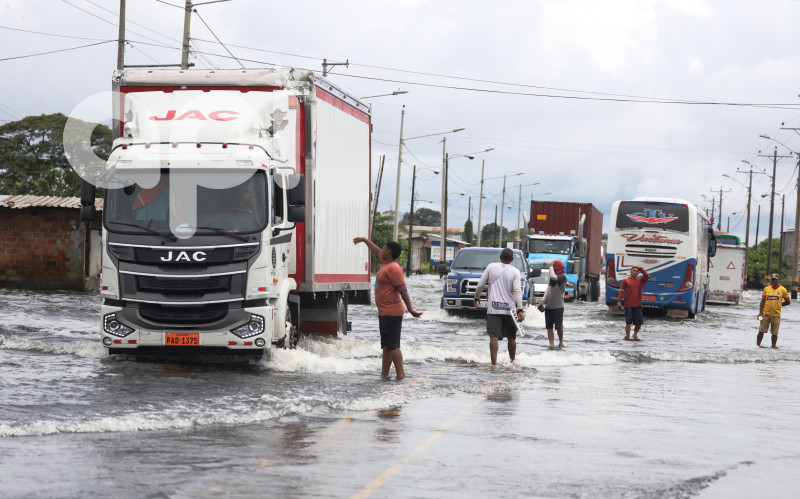 GYE-INUNDACION VIA BABAHOYO-JUJAN