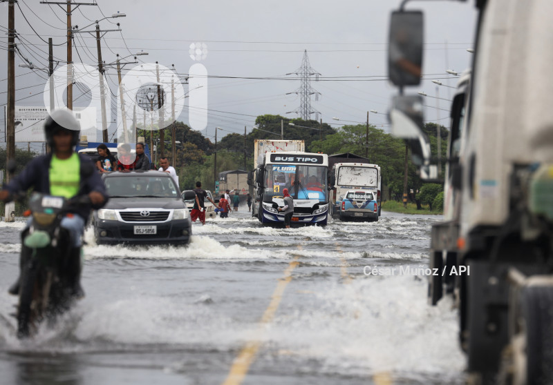 GYE-INUNDACION VIA BABAHOYO-JUJAN