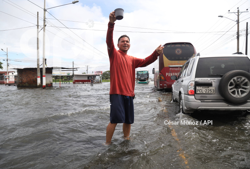 GYE-INUNDACION VIA BABAHOYO-JUJAN