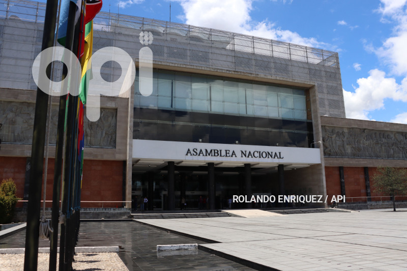 PRESUNTO-SUICIDIO-ASAMBLEA