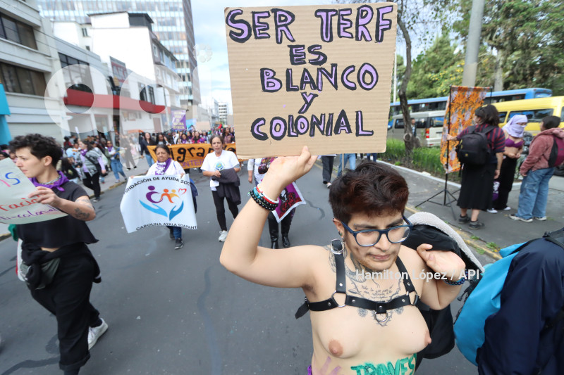 UIO-MARCHA-DIA-DE-LA-MUJER