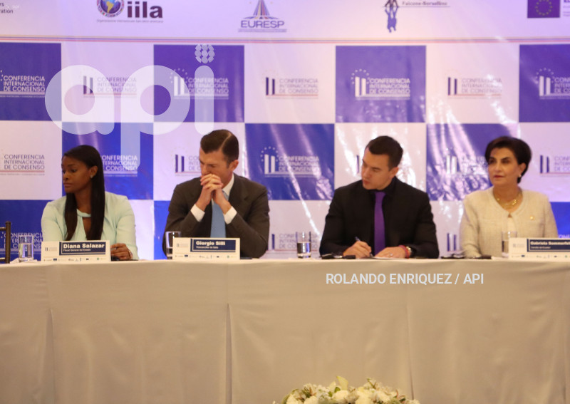 NOBOA-SALAZAR-CONFERENCIA-INTERNACIONAL-SWISSOTEL