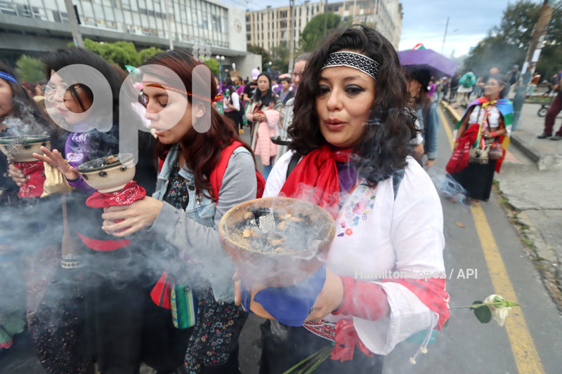 UIO-MARCHA-DIA-DE-LA-MUJER