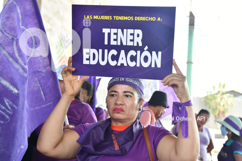 MANTA-DIA DE LA MUJER PLANTON 8M