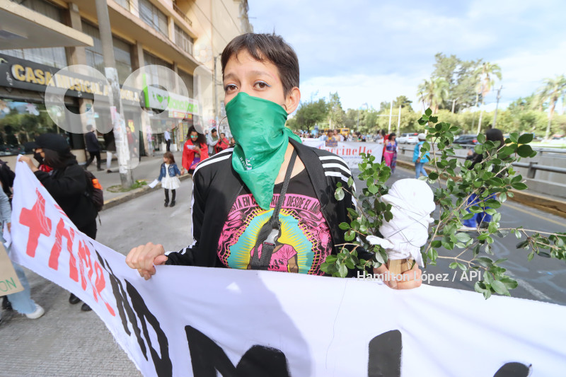 UIO-MARCHA-DIA-DE-LA-MUJER