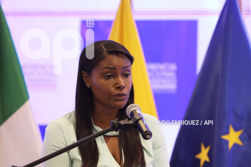 NOBOA-SALAZAR-CONFERENCIA-INTERNACIONAL-SWISSOTEL