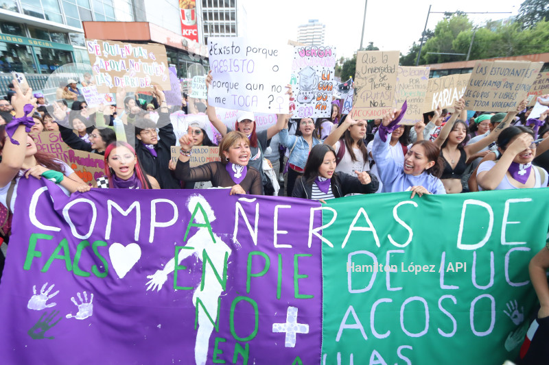 UIO-MARCHA-DIA-DE-LA-MUJER