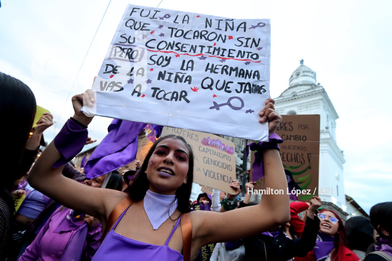 UIO-MARCHA-DIA-DE-LA-MUJER