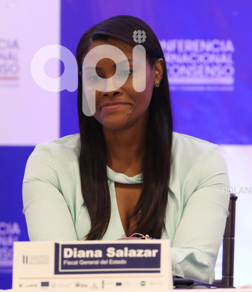 NOBOA-SALAZAR-CONFERENCIA-INTERNACIONAL-SWISSOTEL