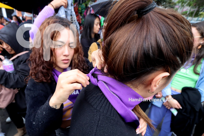 UIO-MARCHA-DIA-DE-LA-MUJER