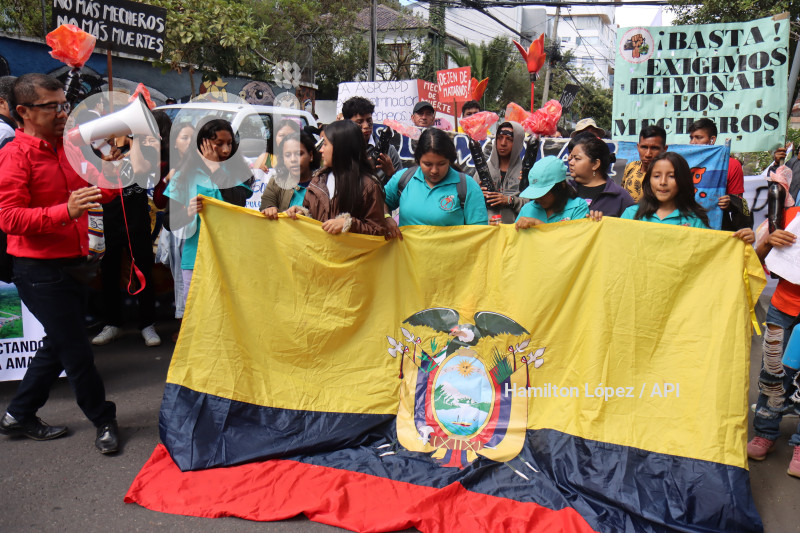 UIO-PROTESTA-PROHIBICION-MECHEROS
