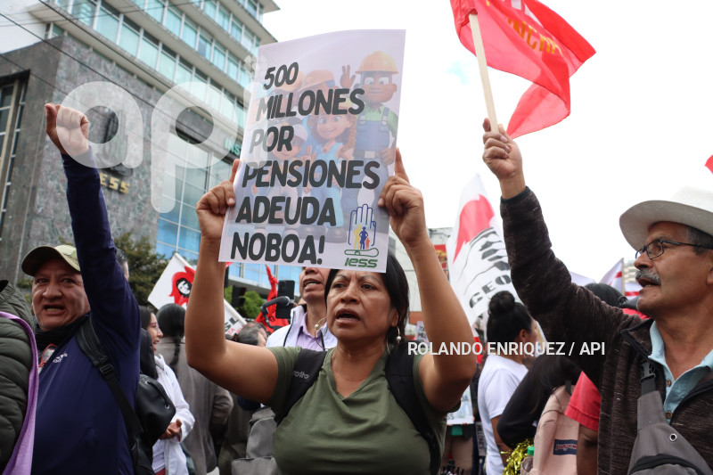 MARCHA-PROTESTA-REFORMAS-IESS
