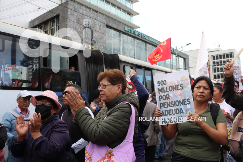 MARCHA-PROTESTA-REFORMAS-IESS