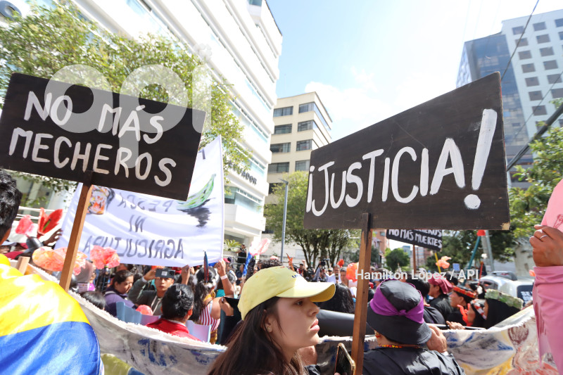 UIO-PROTESTA-PROHIBICION-MECHEROS