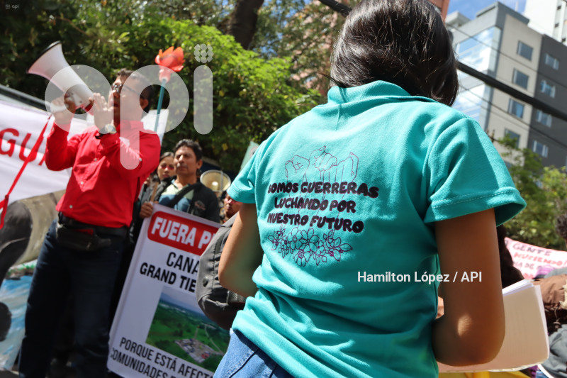 UIO-PROTESTA-PROHIBICION-MECHEROS