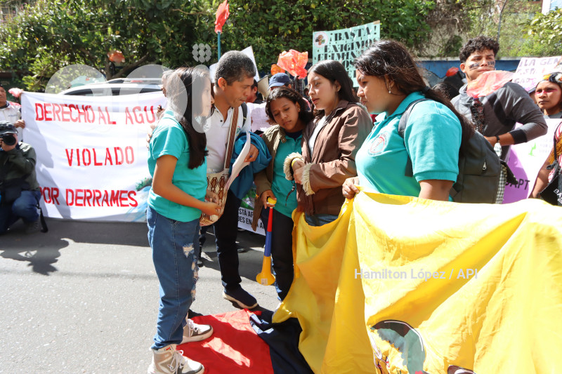 UIO-PROTESTA-PROHIBICION-MECHEROS